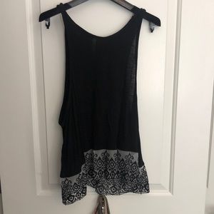 LF tank top set in black and white